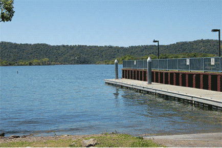 Clearlake Oaks Boat Launch Beach