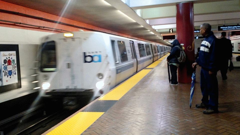 are dogs allowed on bart trains