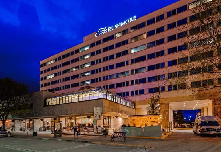 Pet Friendly Hotel in Rapid City, SD The Rushmore Hotel & Suites, BW Premier Collection Pet