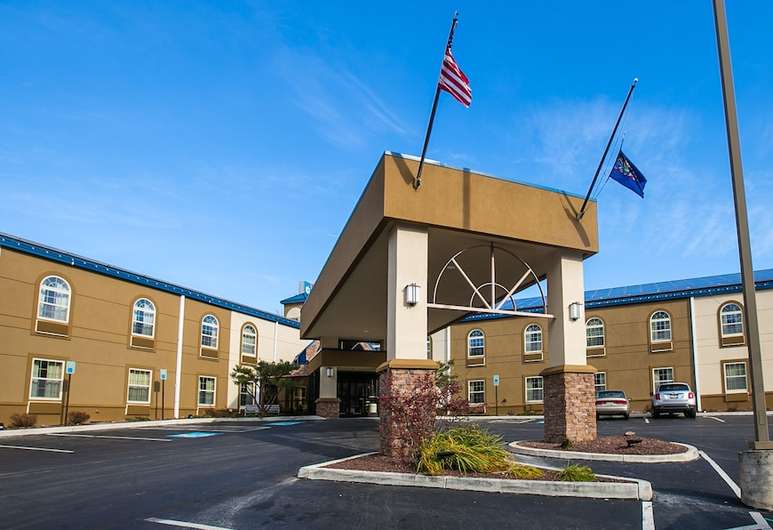 SureStay Plus Hotel by Best Western Elizabethtown Hershey — Pet