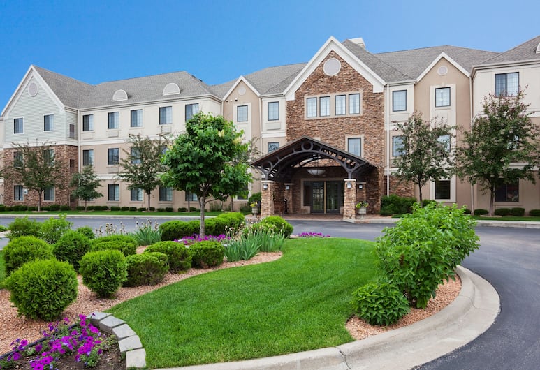 Pet Friendly Hotel in Eagan, MN Staybridge Suites Eagan Airport South